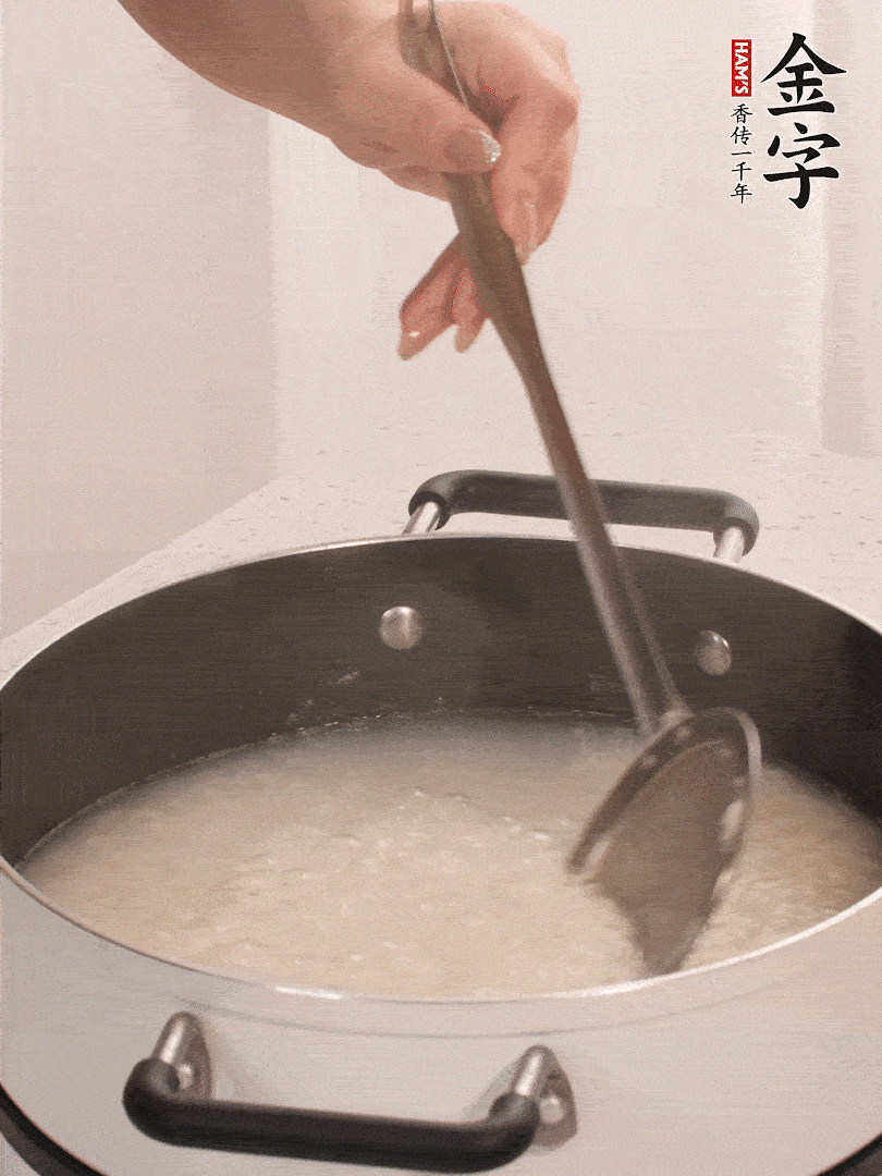香菇、土豆、胡萝卜、365英国上市
土香肠切小块。